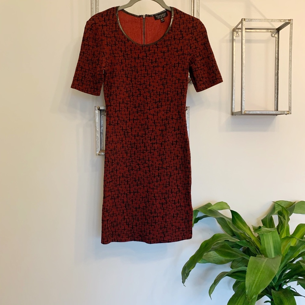 TOPSHOP short sleeved “cross dress”